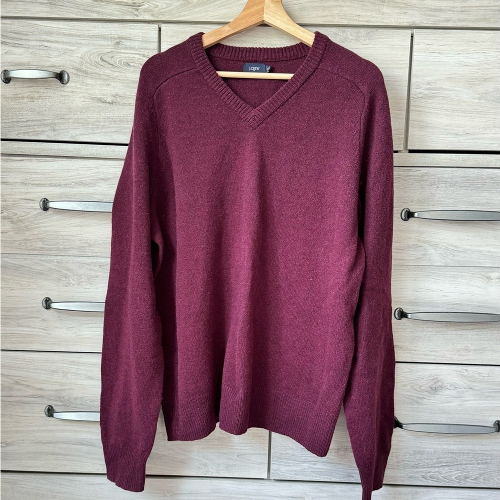 J Crew Men's100% Lambs Wool Pullover Sweater V neck size XL Burgundy color